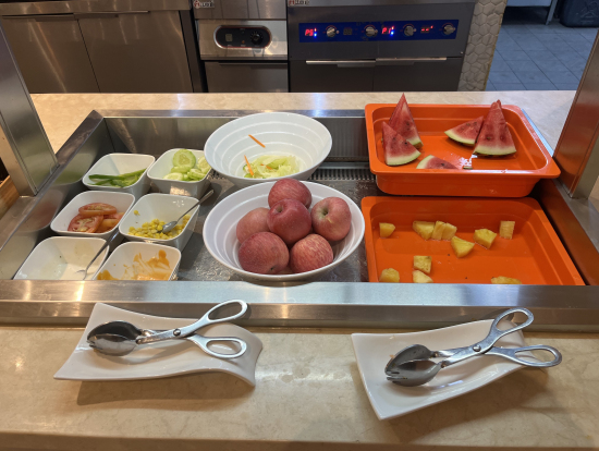 サラダとフルーツ