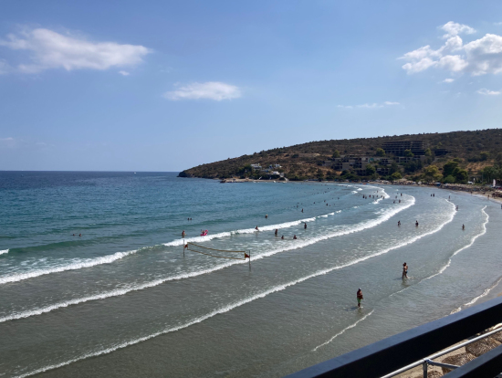 ビーチ(パラソルやカウチソファはレンタルできます)※30~35ユーロ