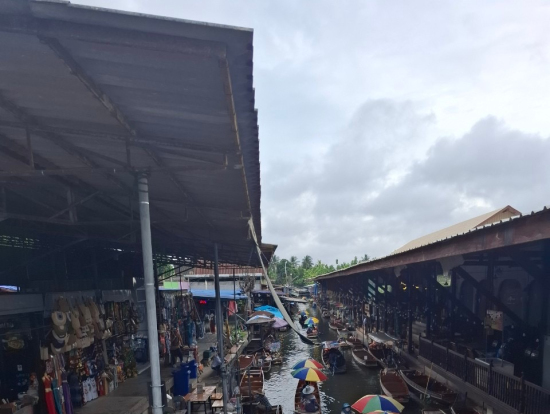 水上マーケット