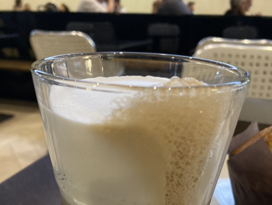 美術館巡りはエネルギー使うのでひと休み