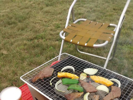 無料でコンロを借りてびらとり和牛を焼いて食べることができます