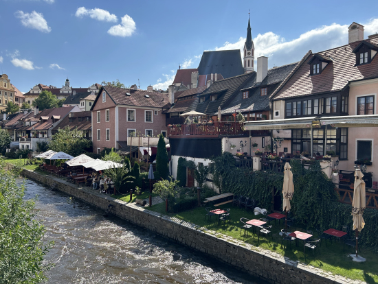 中心街の気に入った川沿いの街並み