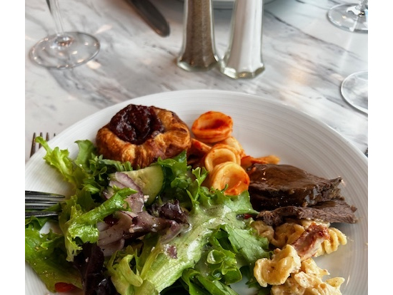 ブランチの食事