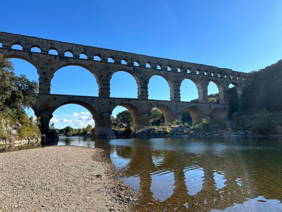 ポン・デュ・ガールを河原から