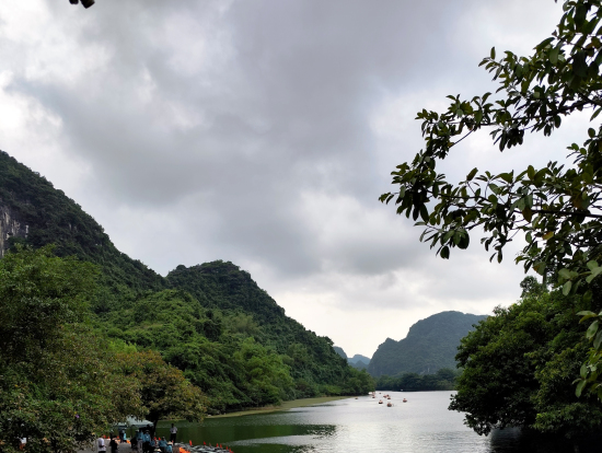 世界遺産チャンアンで川下りの乗船風景
