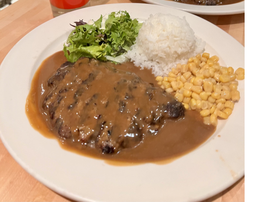 ぎっしりお肉にたっぷりグレービーソースのハンバーグ