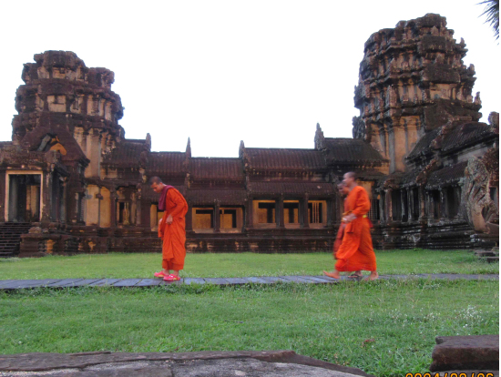 夕日映えるアンコールワット外壁