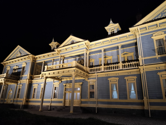 ライトアップされた旧公会堂