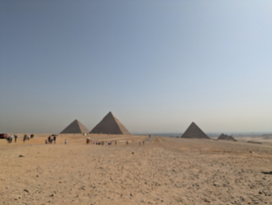 ギザの3大ピラミッドです