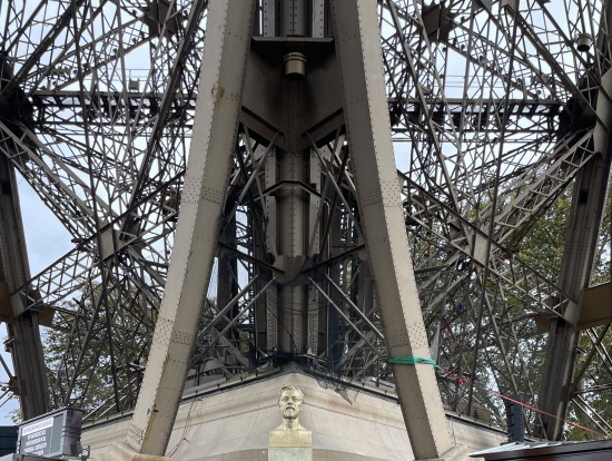 エッフェル氏の胸像