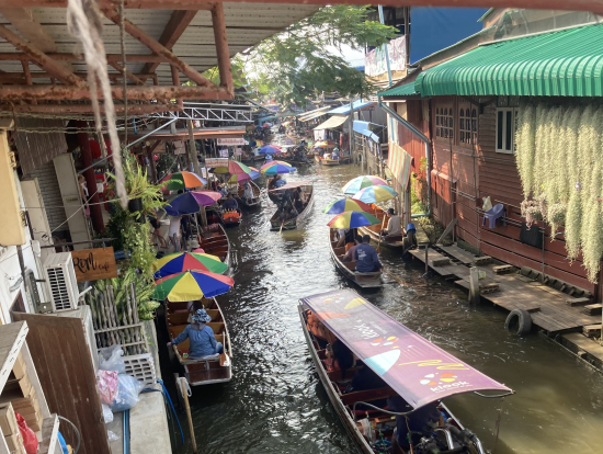 水上マーケット