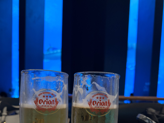 ジンベイザメのカフェでオリオンビール