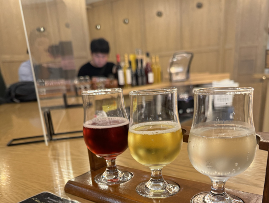 パイナップルハウスのワイン飲み比べ