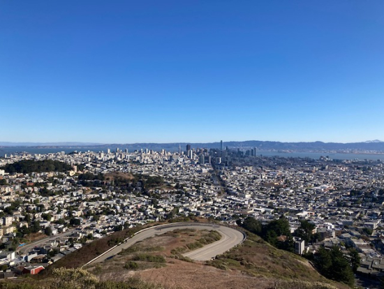 快晴に恵まれたツインピークスの写真