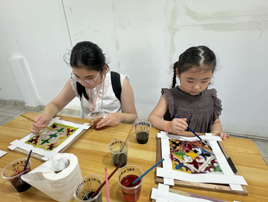 Batik 体験!すごく真剣!