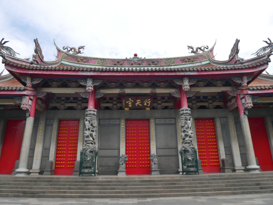 行天宮でお参り