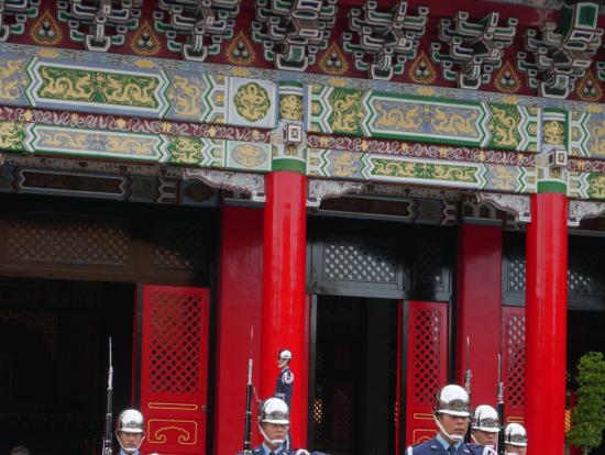 忠烈祠の衛兵さんのきびきびした動きに感動