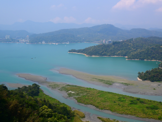 ロープウェイから見た日月潭の景色