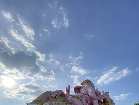 ピンクガネーシャ様 思っていたより大きかったです。