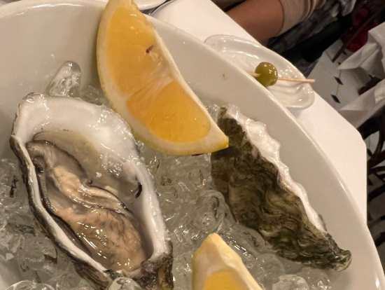 生牡蠣は市場よりも断然安心な、レストランがおすすめ!